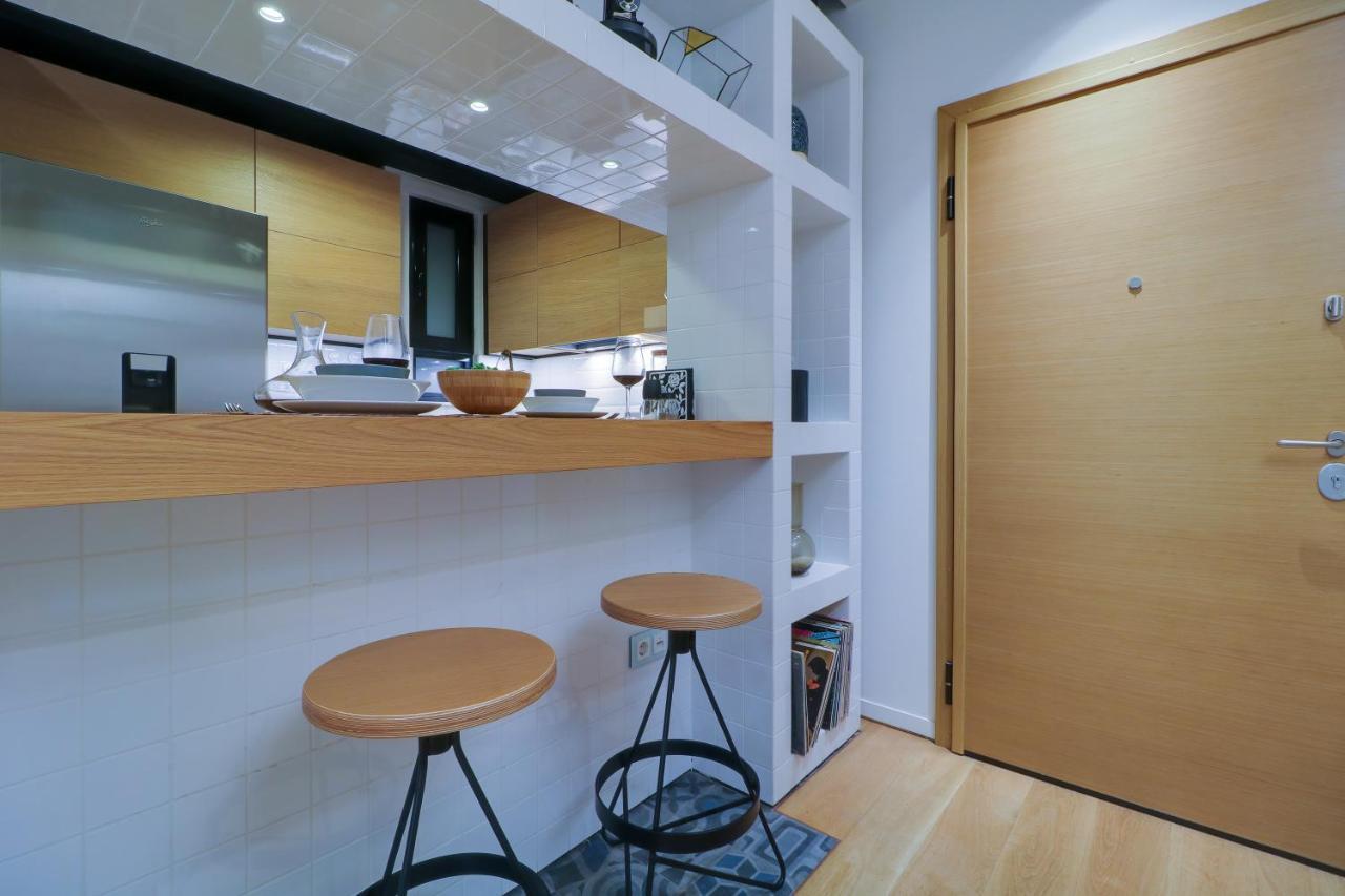 Superior Central Apt|3Min To Metro|Ac|Netflix|Imac Афины Экстерьер фото